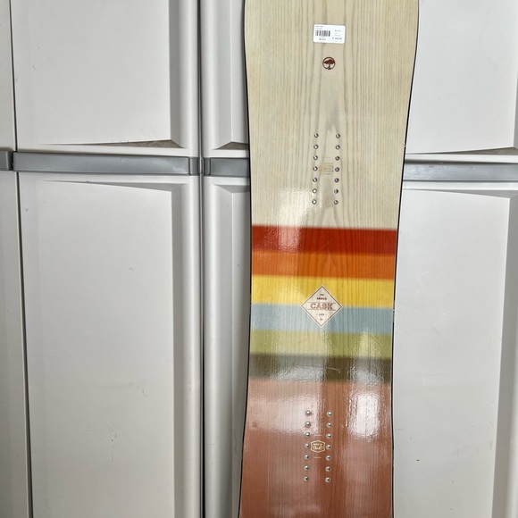 Arbor Cask Snowboard - Picture 6 of 8